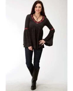 ROPER Studio West Women's Bell Sleeve Embroidered Top